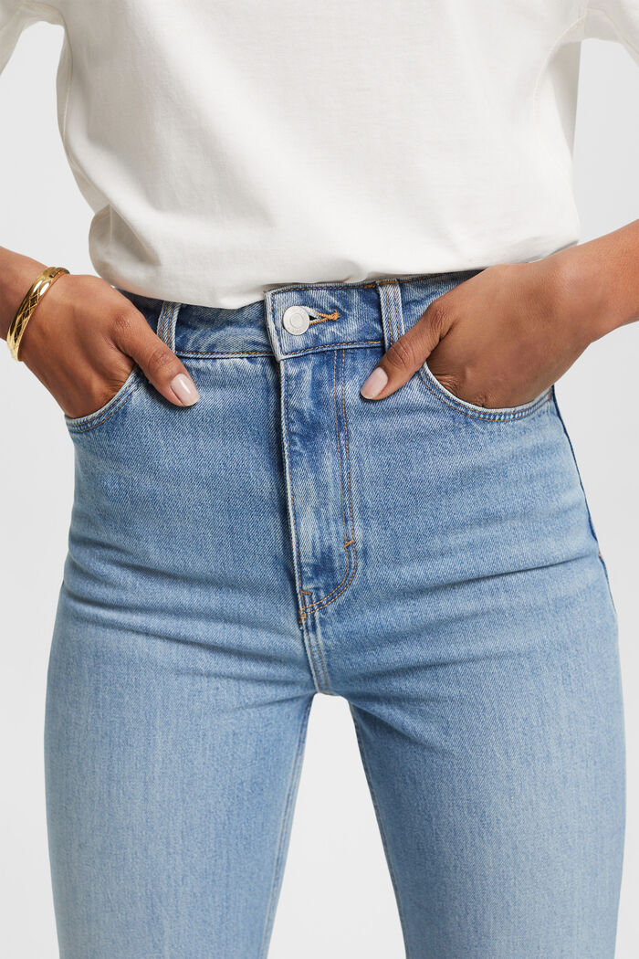 Korta jeans i 80-talsstil med fixerade uppvikta benslut, TENCEL™, BLUE LIGHT WASHED, detail image number 2