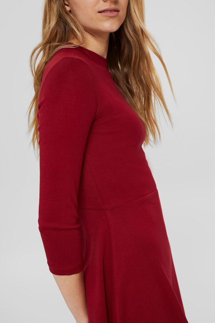 Jerseyklänning i 100% ekologisk bomull, DARK RED, detail image number 3