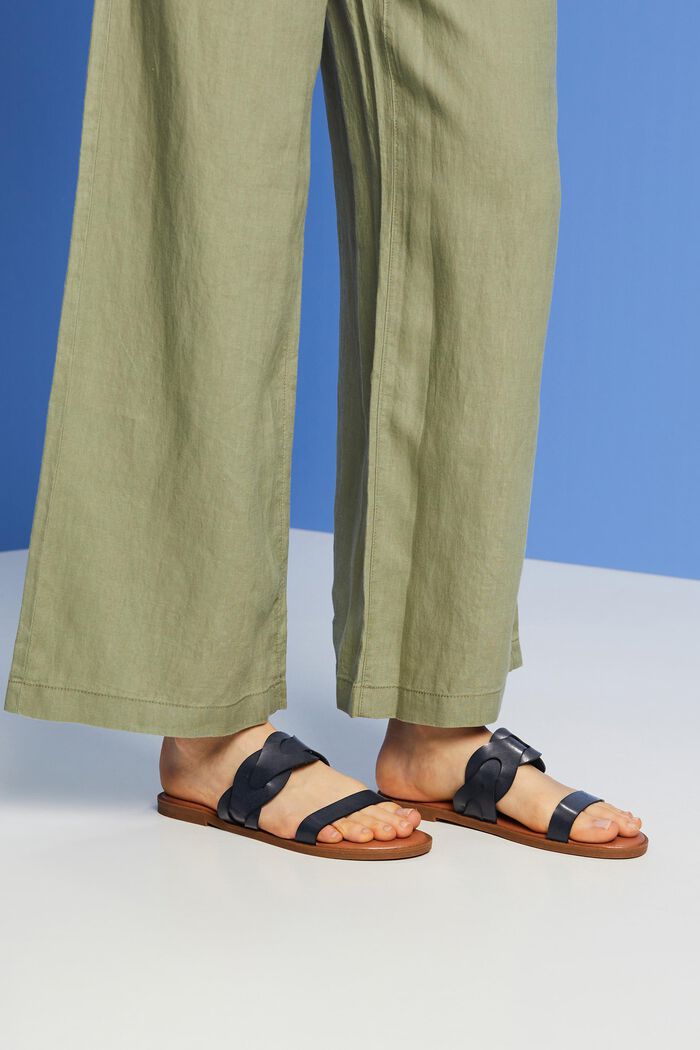Flätade slip-in sandaler i veganskt läder, NAVY, detail image number 1