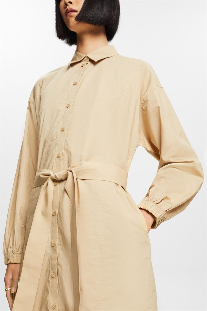 Skjortklänning i bomullspoplin med knytband i midjan, SAND, detail image number 1