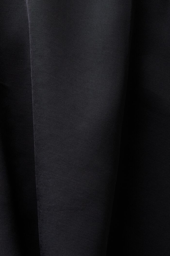 Peplumblus i satin med draperade detaljer, BLACK, detail image number 5