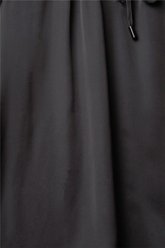 Satinblus med rynkad krage, LENZING™ ECOVERO™, BLACK, detail image number 1