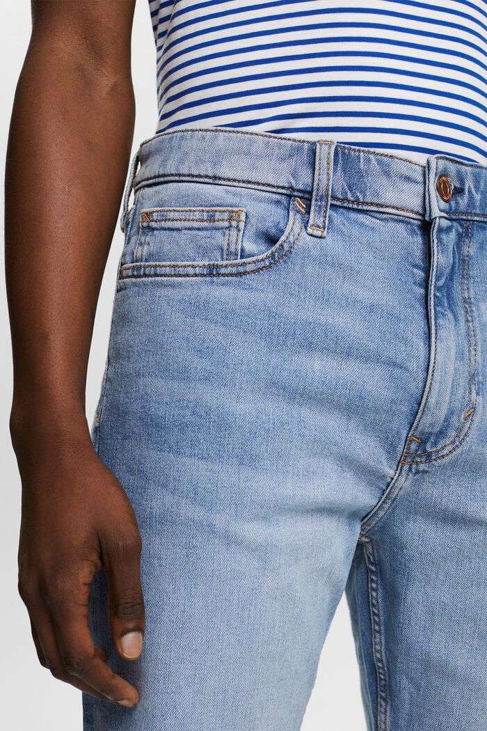 Raka jeansshorts med medelhög midja, BLUE LIGHT WASHED, detail image number 4