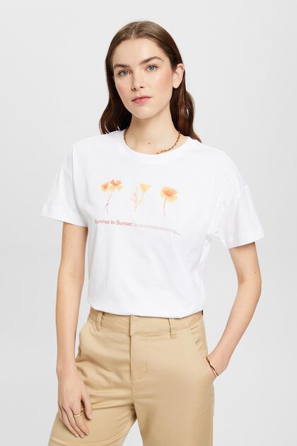 T-shirt med blommigt tryck på bröstet