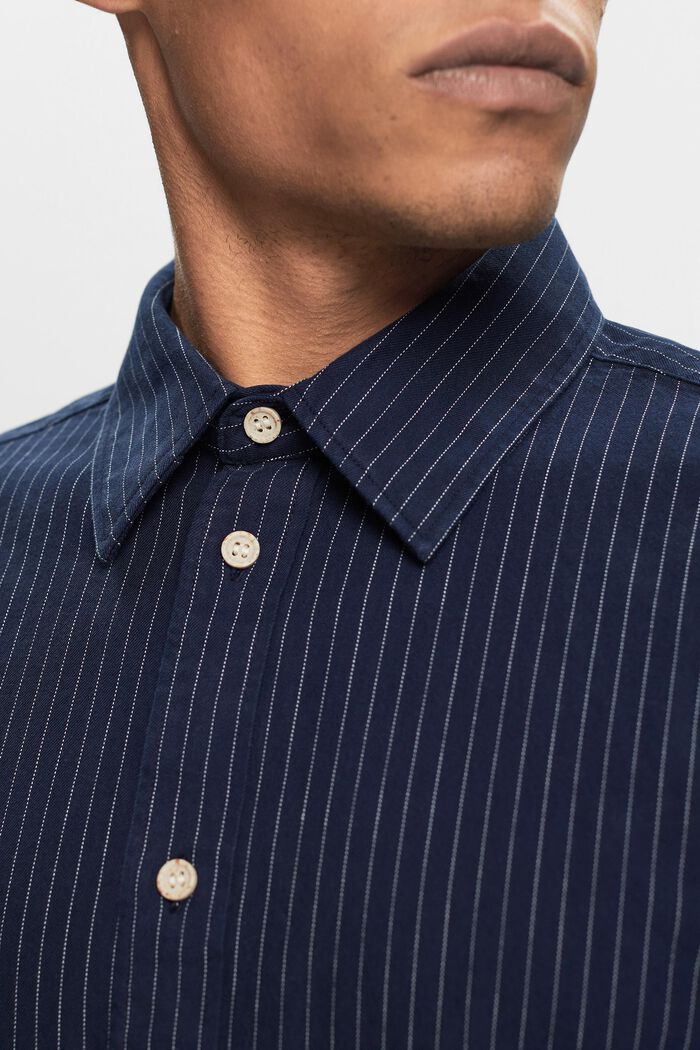Kritstrecksrandig skjorta i twill, 100% bomull, NAVY, detail image number 2