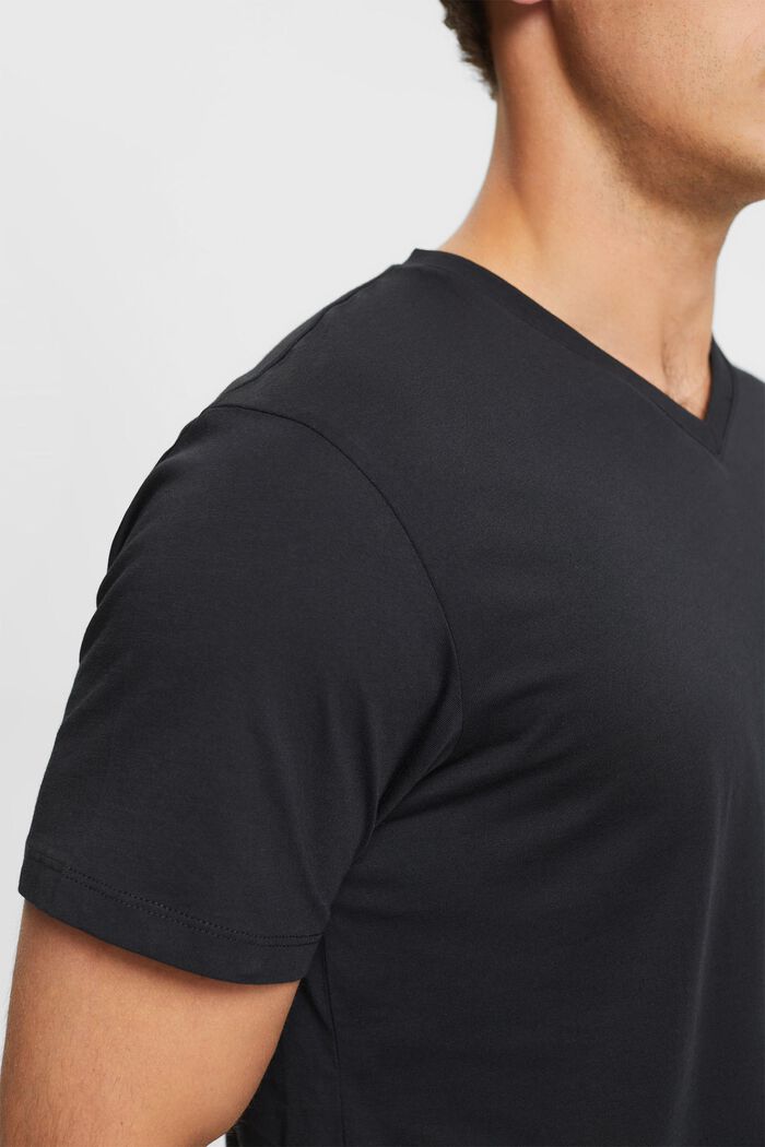 T-shirt med V-ringning i hållbar bomull, BLACK, detail image number 0