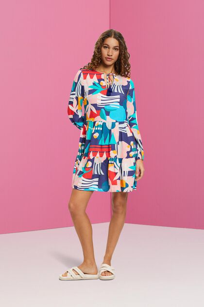 Strandklänning med flerfärgat tryck