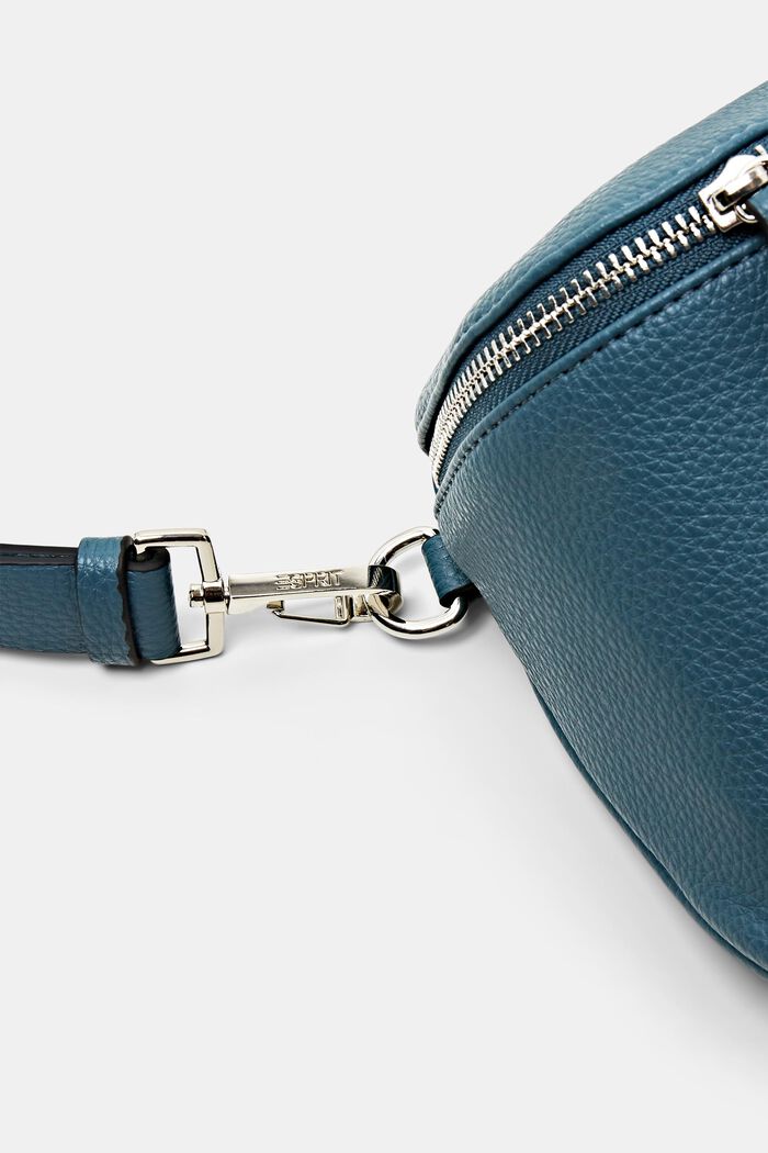 Crossbody-väska i veganskt läder, PETROL BLUE, detail image number 2